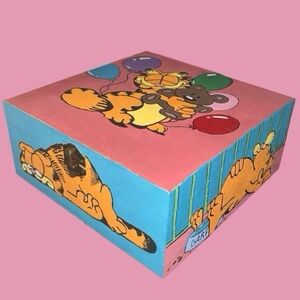 HAND PAINTED GARFIELD BOX